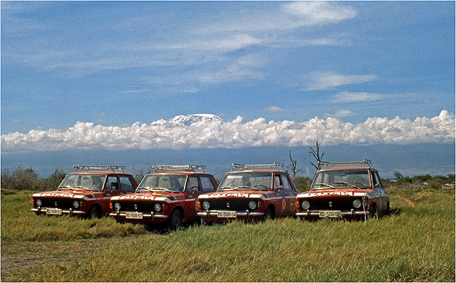 Nakon prigodne svečanosti, ekspedicija je 14. februara 1975. krenula na put od Kragujevca do Kilimandžara, dužine preko 11.000 kilometara i to kroz bespuća Nubijske pustinje, savana, kamenjara, trnovitih predela i močvara. 